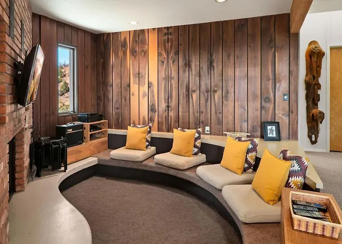 Creative Stellar Views Near Chapel For Family *
